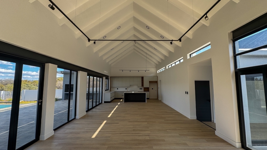 5 Bedroom Property for Sale in Woodland Hills Bergendal Free State